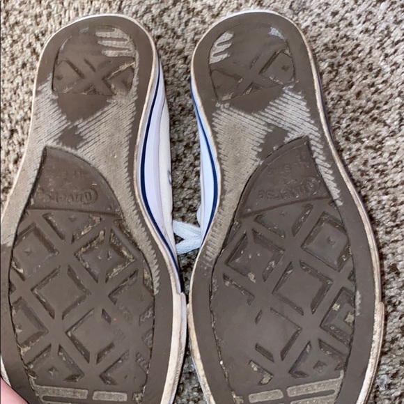 White converse - Picture 2 of 4